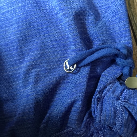 Lululemon athletic shirt size 6 *GUC - Picture 2 of 5